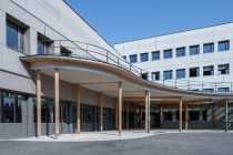 Les collèges, comme ici le collège Alain à Saint-Fons (Rhône), représentent 70 % des bâtiments concernés.