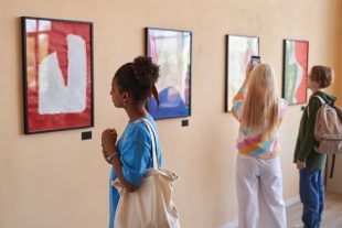 musee-Seventyfour-AdobeStock_629670044