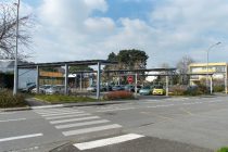 Vannes (Morbihan) développe des projets d’autoconsommation collective d’électricité produite par des panneaux
photovoltaïques, comme ici avec les ombrières installées sur le parking de la piscine de Kercado.