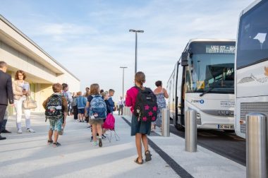 Transports scolaires : une étude pointe les journées à rallonge de milliers d’élèves