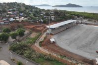 La construction du stade municipal de Tsoundzou (Mayotte) est un des chantiers du projet de ville Mamoudzou 2030 qui 
vise à redynamiser la ville