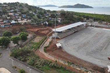 La construction du stade municipal de Tsoundzou (Mayotte) est un des chantiers du projet de ville Mamoudzou 2030 qui 
vise à redynamiser la ville