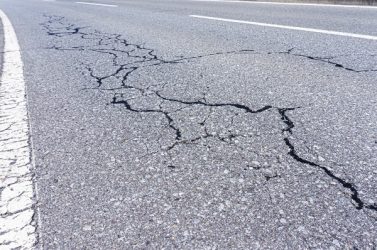 Route fissurée