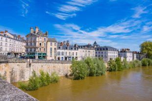 Longée par la Loire, la ville d’Orléans (Loiret) est 
particulièrement exposée aux risques d’inondation, 
dont elle fut victime en 2016.