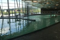 L’eau des piscines publiques doit-elle être (tout le temps) changée deux fois par an