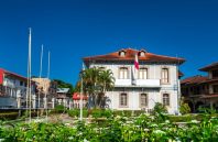 AdobeStock_1097174944-min