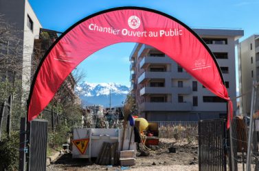 Chantier ouvert au Public : plantation d'arbres, bosquet boisé.