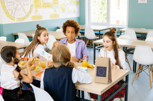 À l’école, l’Europe favorise une alimentation saine, durable et de proximité