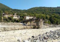 La passerelle métallique à Roquebillière (Alpes-Maritimes) a été détruite par la crue de la Vésubie lors du passage de la tempête Alex en 2020.