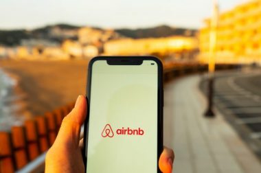 Airbnb : entre manne économique et crise du logement, le grand écart des collectivités locales