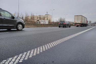 Un revêtement de chaussée ayant des propriétés
d’absorption acoustique a été déployé sur l'autoroute A6.