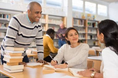 bibliothèque- JackF-AdobeStock_405954481(1)