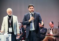 Politique de la ville : au Congrès des maires, Vincent Jeanbrun peine à rassurer les élus locaux