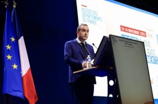 Sébastien Lecornu promet « une rupture » aux départements
