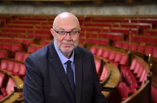 Stéphane Travert : « Le PLF 2026 compromet le maillage et les missions de service public de La Poste »