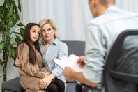 Les deux ministres prévoient de renforcer les accompagnements à domicile