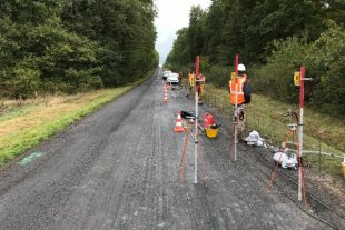 L’injection de résine expansive pour conforter les routes exposées aux sécheresses a été expérimentée par le Cerema et le département d’Indreet-
Loire.