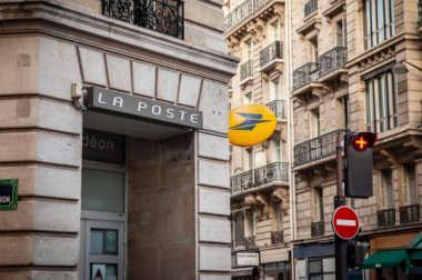 PLF 2026 : le contrat de présence postale pris dans l’étau des coupes budgétaires