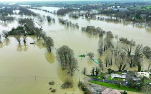 ©PHOTOPQR/SUD OUEST/Fabien Cottereau ; Langon ; 18/02/2026 ; Crues et inondations en Gironde / Pedro / Vues aÈriennes de la ville de Langon sous les eaux avec la collaboration de VUDEN'O
 
Langon, France, feb 18th 2026 Floods due to Pedro storm (MaxPPP TagID: maxbestof341201.jpg) [Photo via MaxPPP]