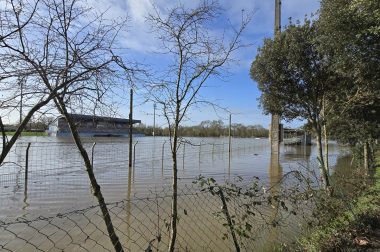 Après les crues, les pelouses sportives entre réanimation et soins intensifs