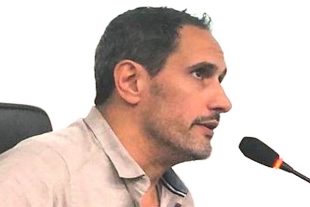 Eric Perera, sociologue de l’accessibilité des
sports de nature et accompagnateur de ski assis.