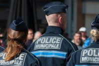 Entre 2020 et 2024, les effectifs de police municipale ont bondi de 19 % en France. Pourtant, la délinquance enregistrée, elle, est globalement en baisse depuis 2016 : le nombre de vols baisse chaque année de 2 à 8 %, selon leur niveau de violence.