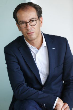 Cyril Luneau, directeur des  relations avec les collectivités locales du groupe Orange