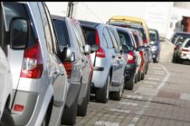 Embouteillage, serrée, voitures, départs, vacances, retour, travail