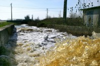 Environnement pollution eau rivièreb0