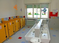 « Se retenir » d’aller aux toilettes, une « compétence » apprise à l’école