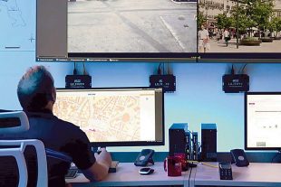 La gestion des équipements connectés de la métropole est centralisée dans un unique poste de pilotage.
