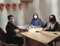 Des Monniéroises non élues réfléchissent  à un sujet porté par un comité consultatif de la commune.