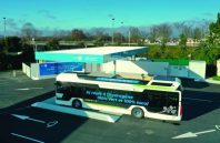 A La Roche-sur-Yon, la station multi-énergies vertes et locales déployée par le Sydev et Vendée énergie alimente les véhicules en hydrogène.