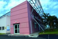 A La Réunion, la surrémumération des agents, pesant sur les budgets, induit un faible nombre de titulaires dans les collectivités (ici, le centre de gestion).