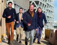 Le directeur général des services de L’Ile-Saint-Denis, Jean-Gabriel Lieberherr, aux côtés de ses collaborateurs mobilisés pour les JO. De gauche à droite : Jules Decombes, Julien Koegler et Charles Demange.
