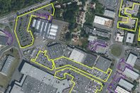 Pour entraîner le modèle d’IA à des situations, des « masques » géométriques sont ajoutés aux images. Ici, ils délimitent les parkings à reconnaître.
