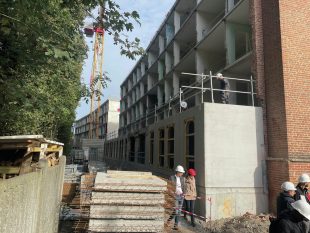 La construction hors site des façades de la résidence Bouvier, à Halluin, a permis de doter les deux immeubles d’une nouvelle peau isolante.