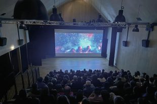 Modulable et dotée d’un écran rétractable, la salle de 156 places du cinéma rural permettra d’accueillir des spectacles et des manifestations scolaires.