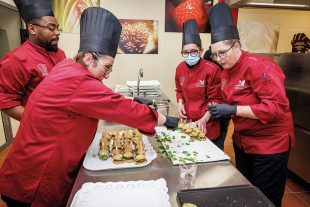 La collectivité a investi 800 000 euros pour aménager deux salles de formation et une cuisine d’application de 73 mètres carrés dans l’un de ses 114 collèges.