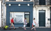 A Châteauroux (Indre), depuis le 1er janvier, on recense onze fermetures pour seulement quatre ouvertures de commerces.