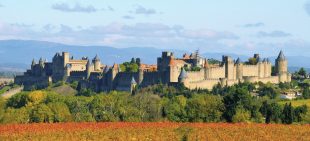 La cité de Carcassonne figure parmi les ouvrages audois et ariégeois remplissant les critères requis pour l’inscription d’un bien à l’Unesco.