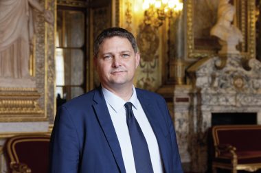 « Les collectivités ne doivent pas se substituer à l’Etat pour la prise en charge des AESH »