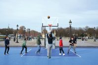 Terrain de basket 3 x 3, place de la Concorde, à l’occasion des JO de Paris.