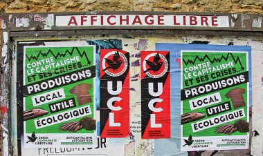 Selon la loi, le maire doit déterminer par arrêté, puis faire aménager dans sa commune un ou plusieurs emplacements destinés à l’affichage d’opinion.