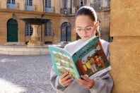 Publié une fois par an, le « Petit Aixois » sensibilise les enfants sur des sujets tels que le développement durable et la biodiversité.