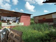 En février 2024, la CA du centre littoral a signé un plan intercommunal de lutte contre les logements indignes essaimés sur ses communes.