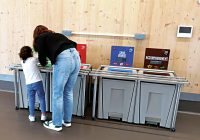 Les poubelles des cantines scolaires sont équipées de balances connectées, qui comptabilisent les déchets.