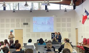 À la mairie de Saint-Sulpice-la-Pointe (Tarn), le personnel a suivi une série de cinq conférences sur les addictions, dans le cadre du « passeport ­prévention individuel ».