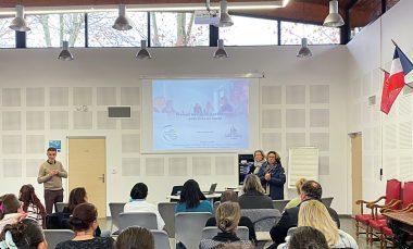 À la mairie de Saint-Sulpice-la-Pointe (Tarn), le personnel a suivi une série de cinq conférences sur les addictions, dans le cadre du « passeport ­prévention individuel ».