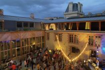 À Rennes (Ille-et-Vilaine), le site désaffecté de l’hôtel Pasteur a été reconverti en école maternelle et espace numérique, ainsi qu’en tiers-lieux aux étages.